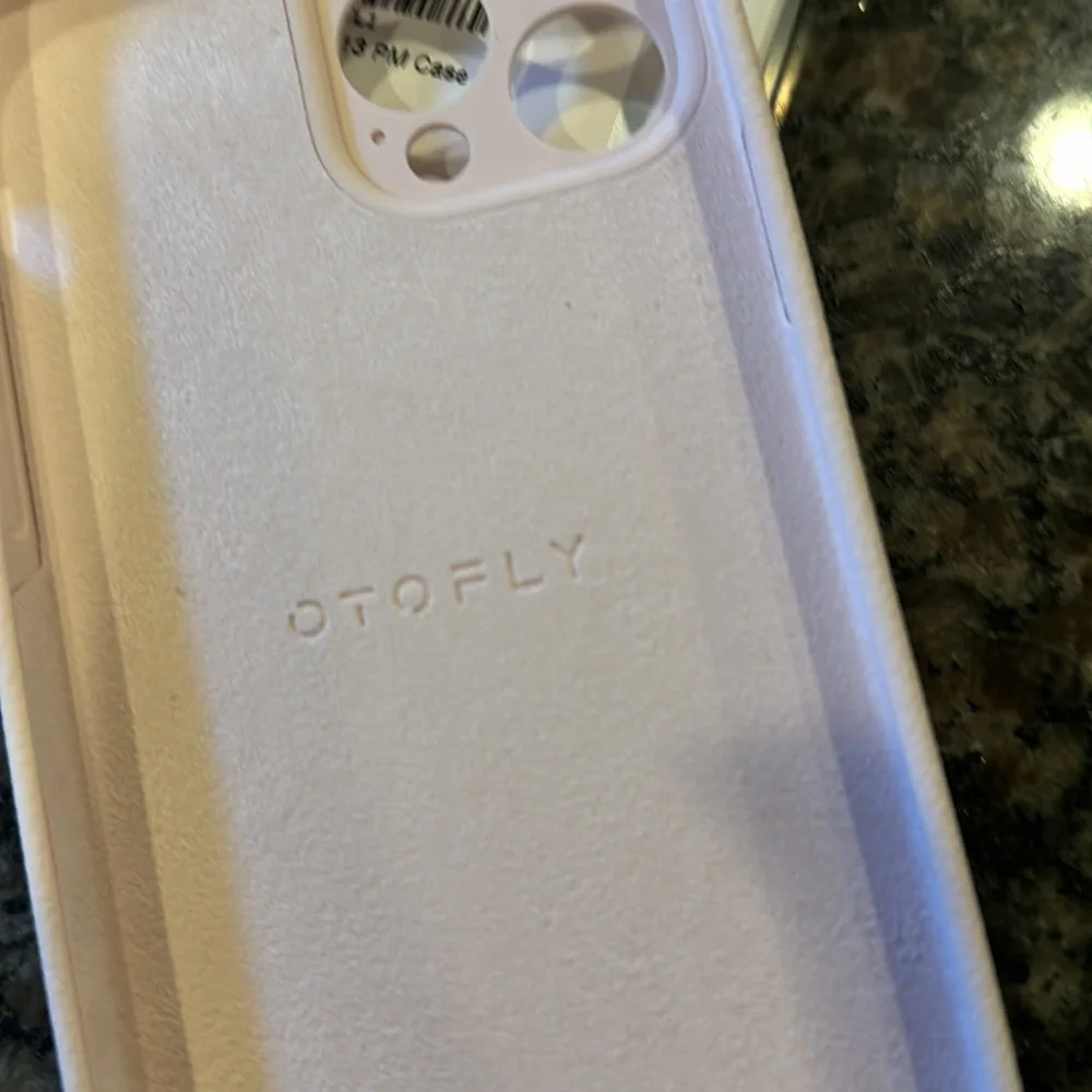 NWT OTOFLY IPHONE13PM CASE. Ice Pink